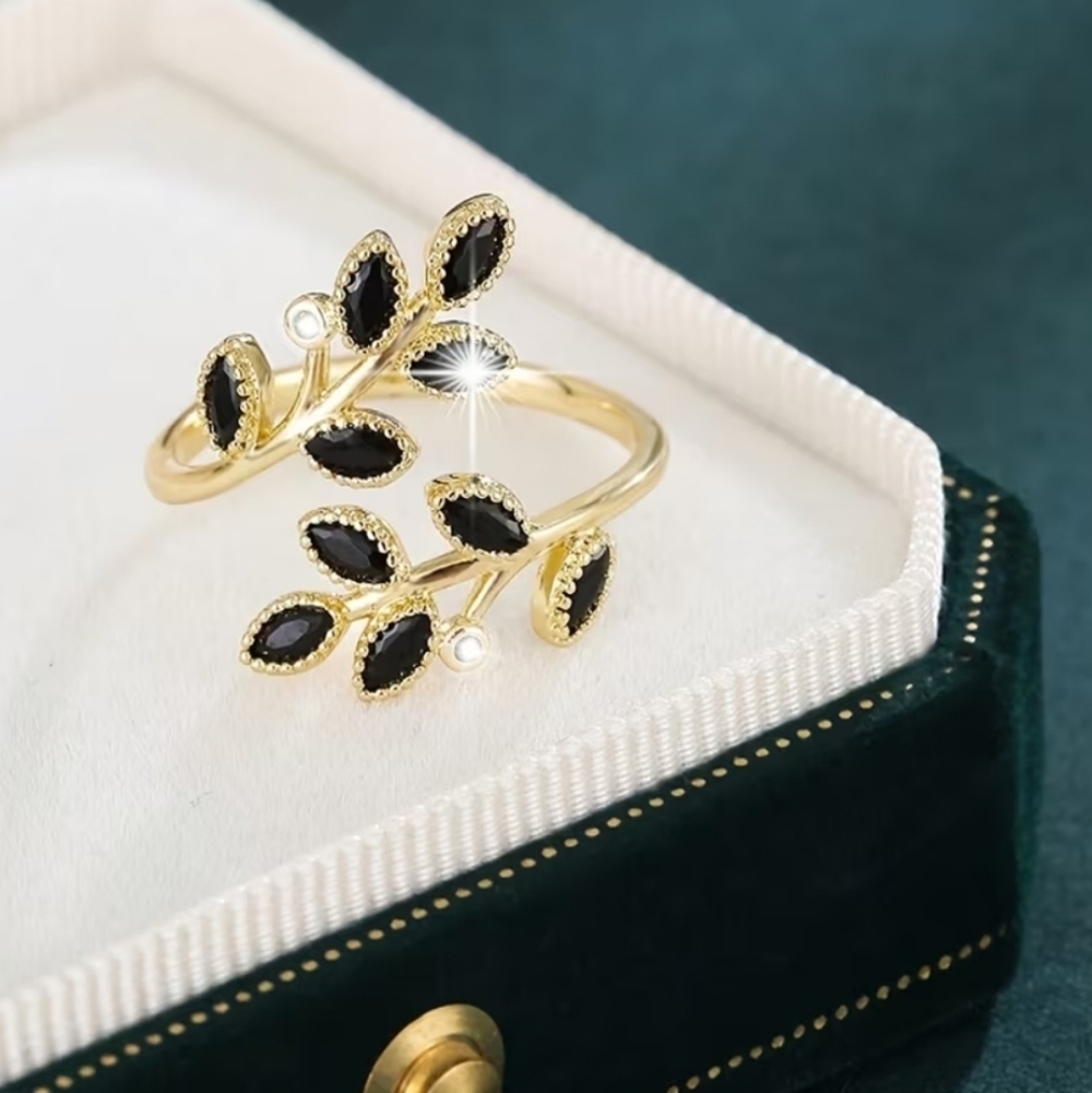 Open Leaf Ring - Picture 4 of 5